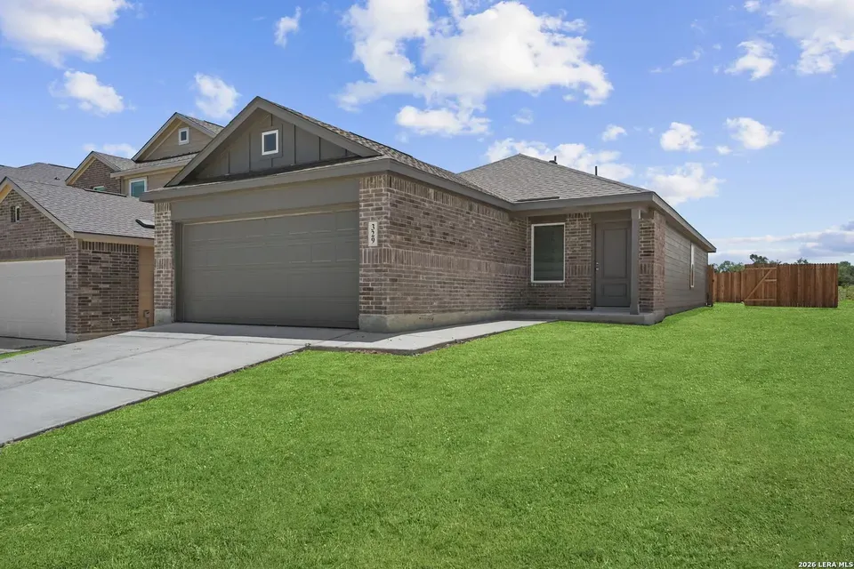 3 Bed 2 Bath Modern Contemporary Residence in New Braunfels, TX