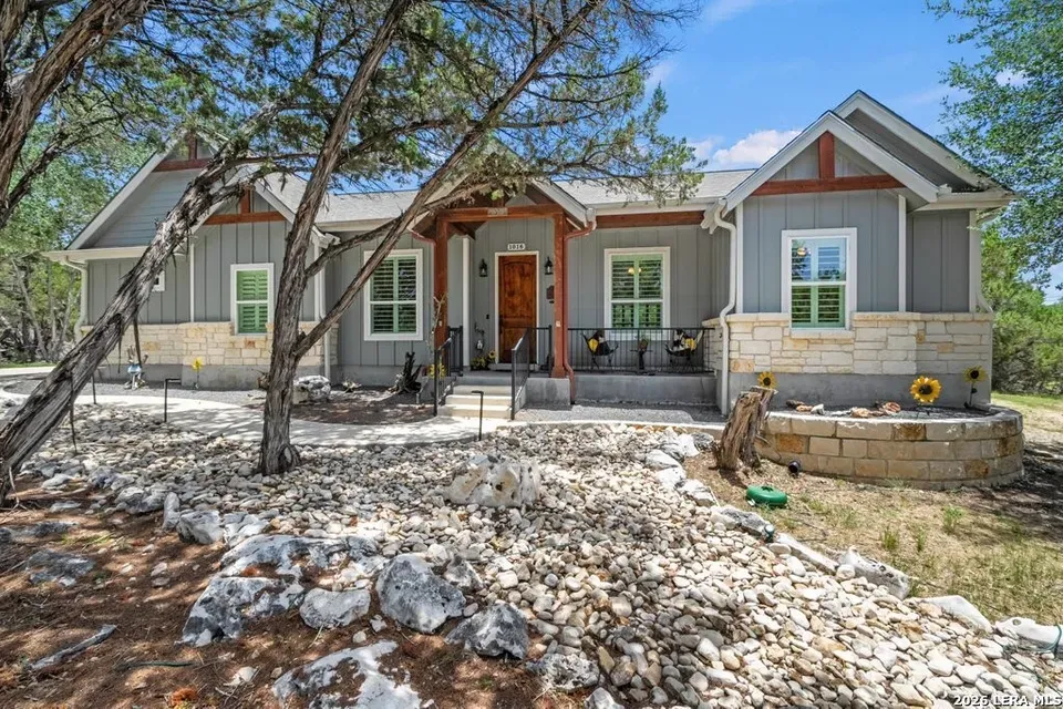 3 Bed 2 Bath Modern Contemporary Residence in New Braunfels, TX