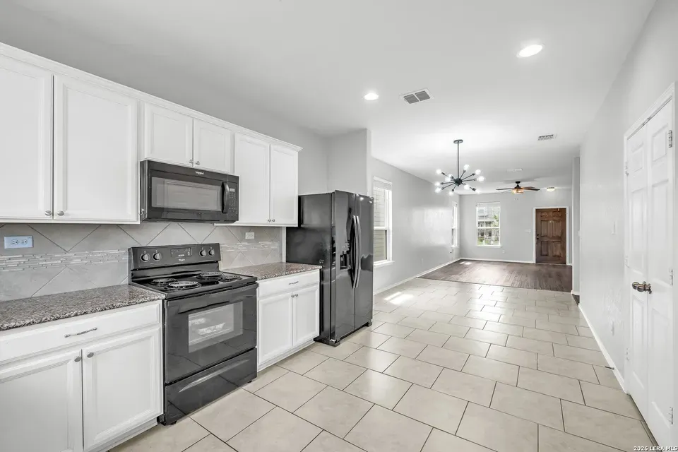 3 Bed 2 Bath Modern Contemporary Residence in New Braunfels, TX - 5