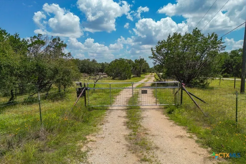 3 Bed 2 Bath Modern Contemporary Residence in New Braunfels, TX - 1