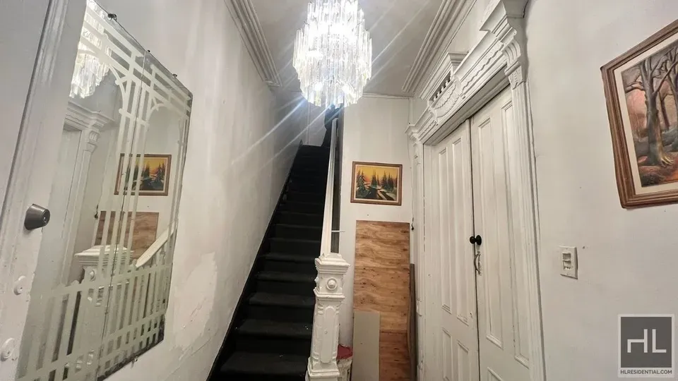 3 Bed 2 Bath Modern Contemporary Residence in New York, NY - 4