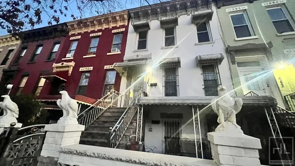 3 Bed 2 Bath Modern Contemporary Residence in New York, NY - 5