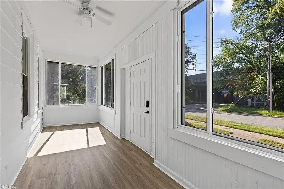 3 Bed 2 Bath Modern Contemporary Residence in Norfolk, VA - 4