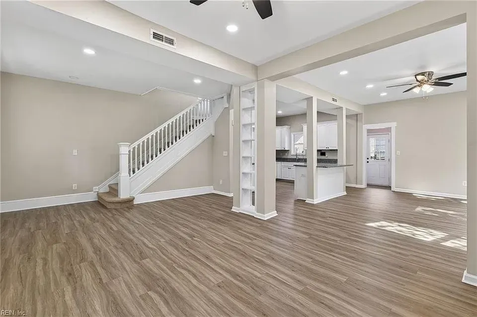 3 Bed 2 Bath Modern Contemporary Residence in Norfolk, VA - 5