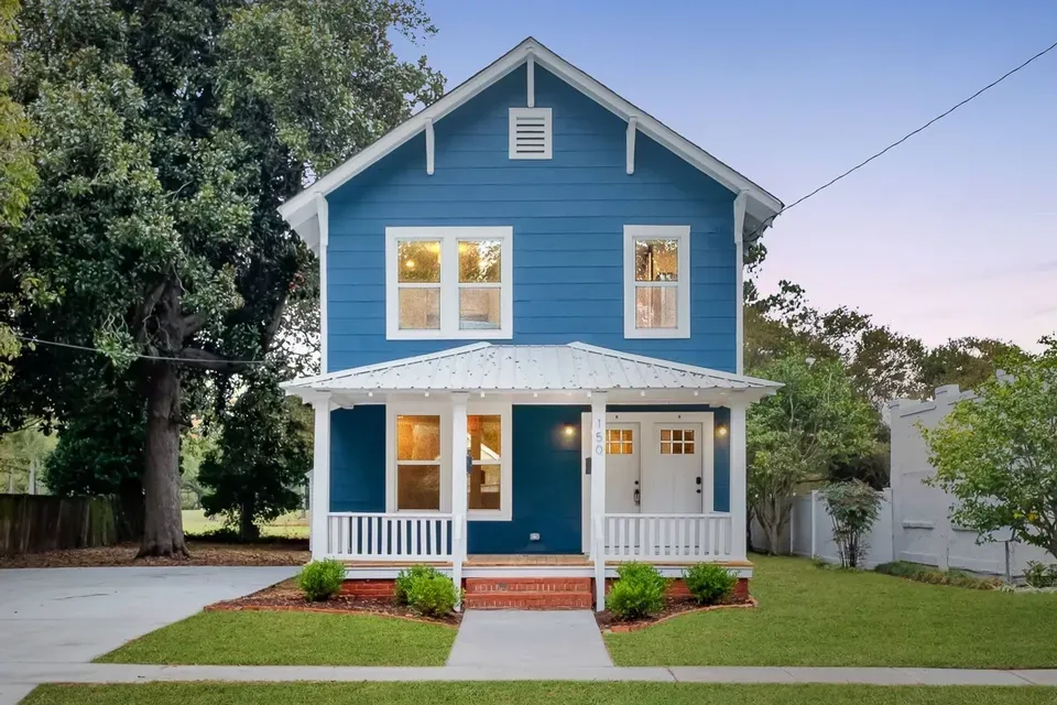 3 Bed 2 Bath Modern Contemporary Residence in Norfolk, VA