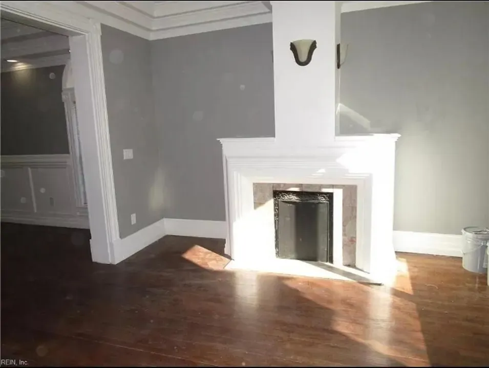 3 Bed 2 Bath Modern Contemporary Residence in Norfolk, VA - 2