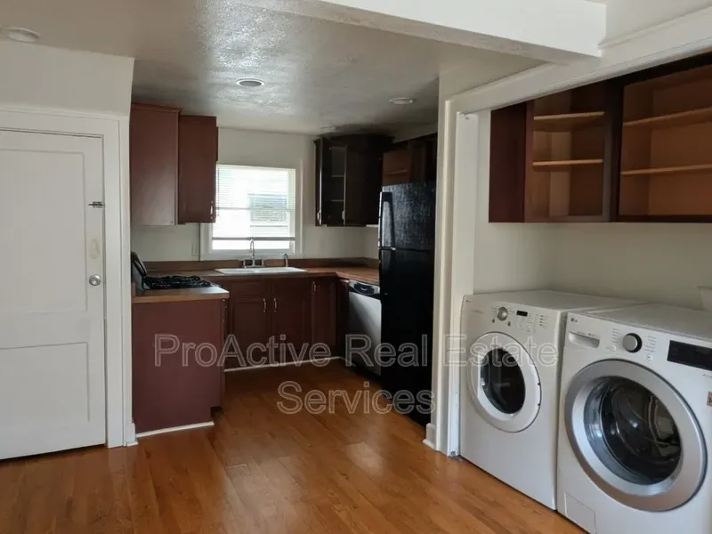 3 Bed 2 Bath Modern Contemporary Residence in Norfolk, VA - 4