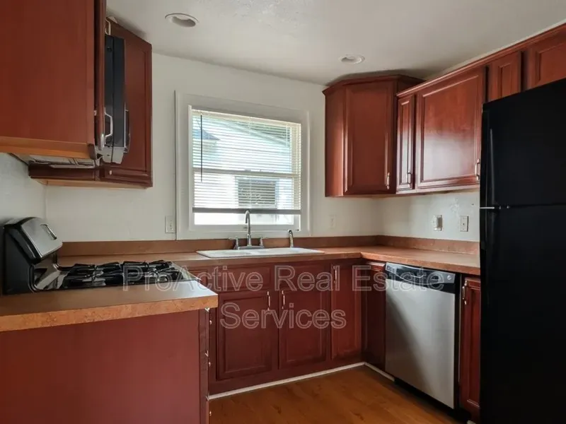 3 Bed 2 Bath Modern Contemporary Residence in Norfolk, VA - 5