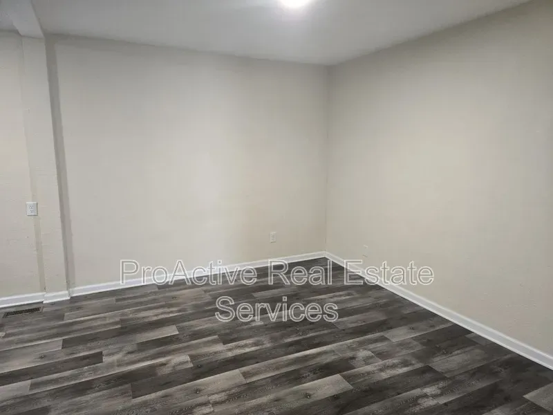 3 Bed 2 Bath Modern Contemporary Residence in Norfolk, VA - 4