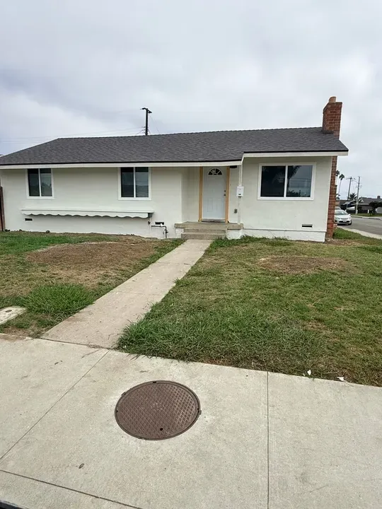 3 Bed 2 Bath Modern Contemporary Residence in Oxnard, CA - 1