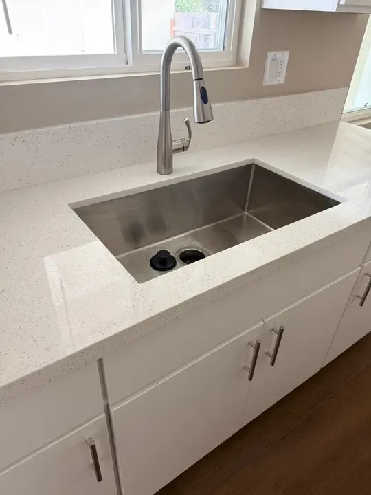3 Bed 2 Bath Modern Contemporary Residence in Oxnard, CA - 2