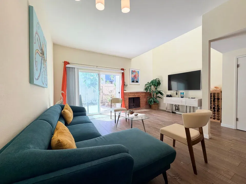 3 Bed 2 Bath Modern Contemporary Residence in Oxnard, CA - 1