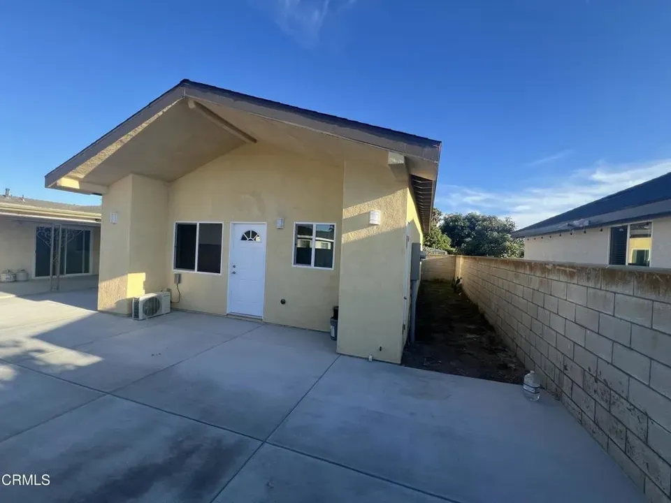 3 Bed 2 Bath Modern Contemporary Residence in Oxnard, CA - 1