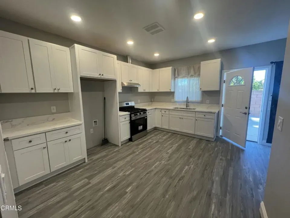 3 Bed 2 Bath Modern Contemporary Residence in Oxnard, CA - 3