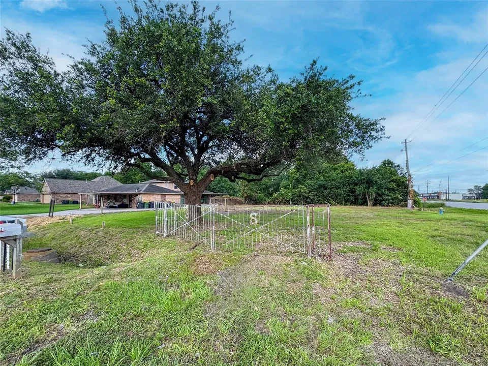 3 Bed 2 Bath Modern Contemporary Residence in Pearland, TX - 3