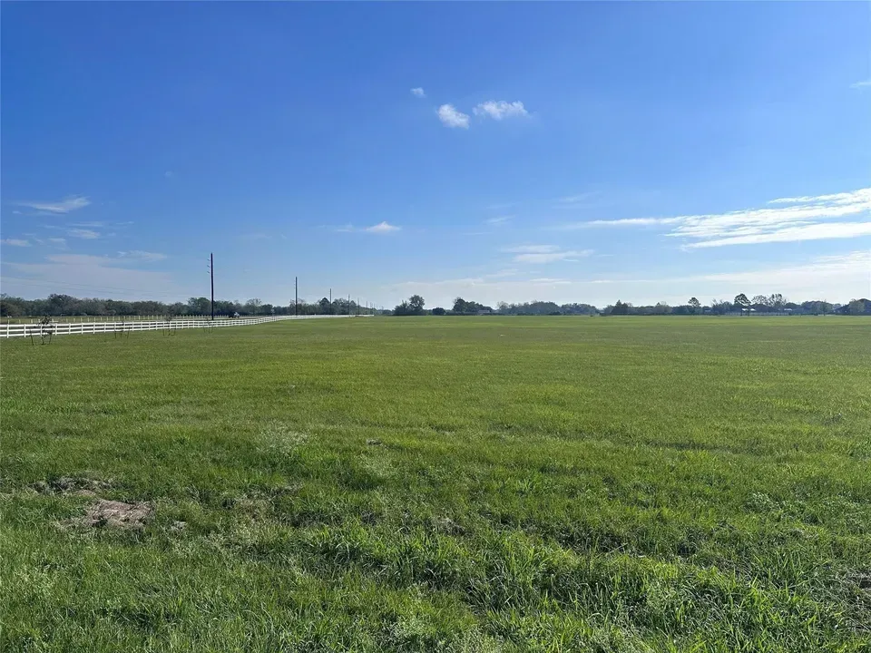 3 Bed 2 Bath Modern Contemporary Residence in Pearland, TX