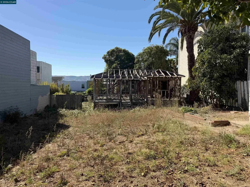3 Bed 2 Bath Modern Contemporary Residence in San Francisco, CA - 2