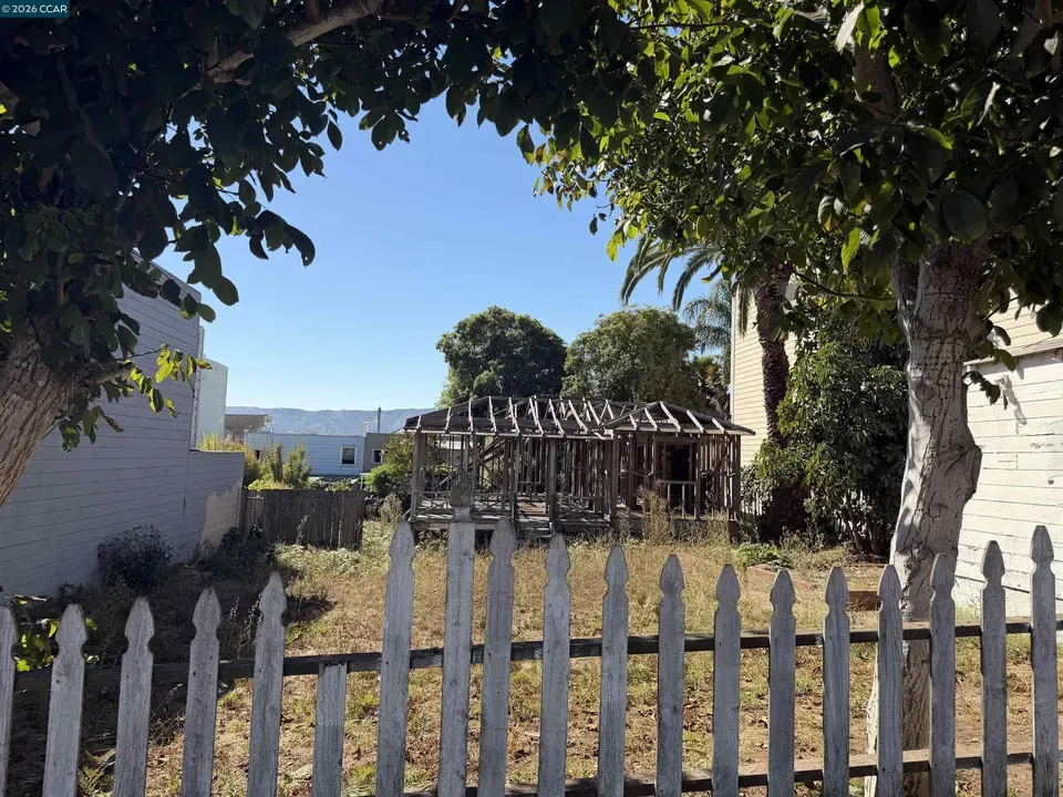 3 Bed 2 Bath Modern Contemporary Residence in San Francisco, CA - 4