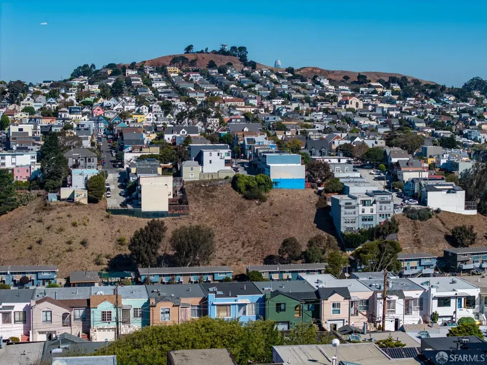 3 Bed 2 Bath Modern Contemporary Residence in San Francisco, CA - 1