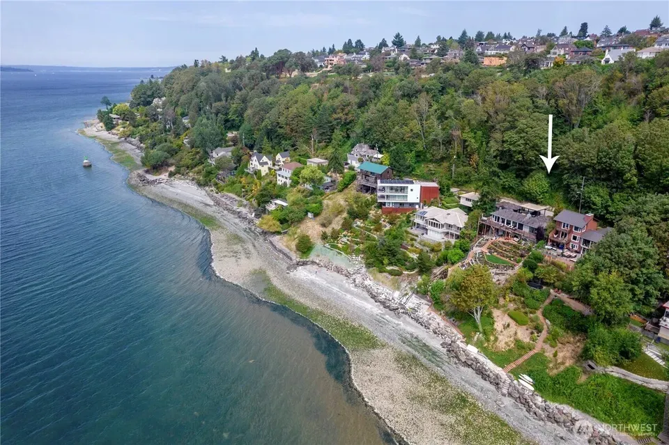 3 Bed 2 Bath Modern Contemporary Residence in Seattle, WA - 1
