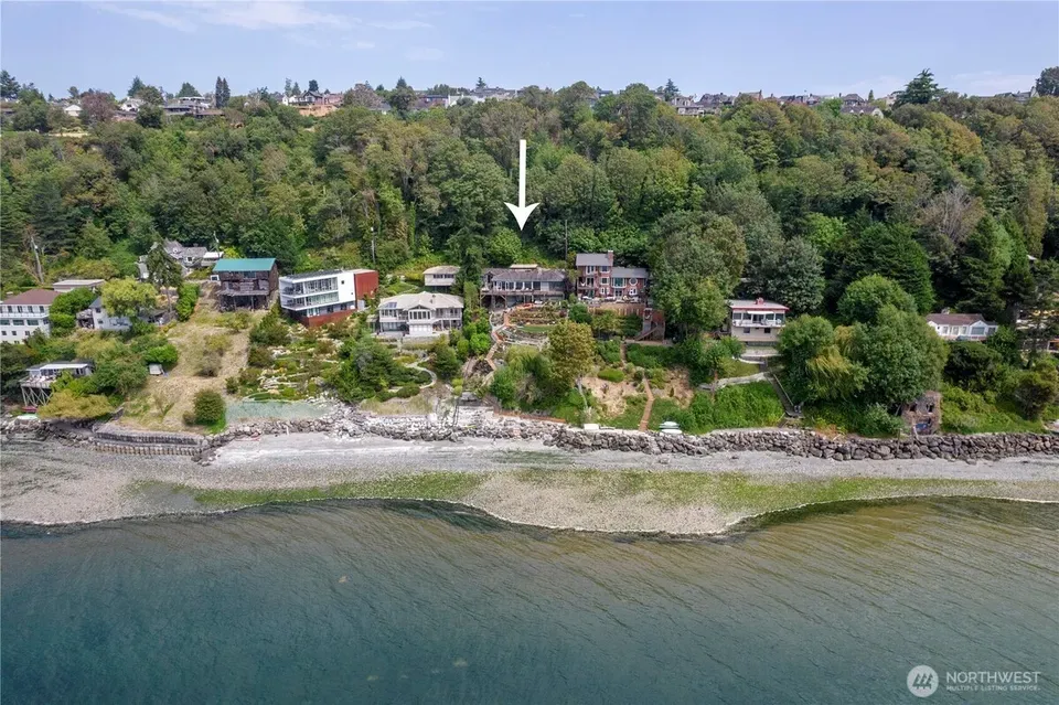 3 Bed 2 Bath Modern Contemporary Residence in Seattle, WA - 2