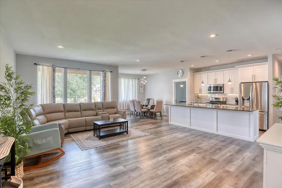 3 Bed 2 Bath Modern Contemporary Residence in Spokane, WA - 2