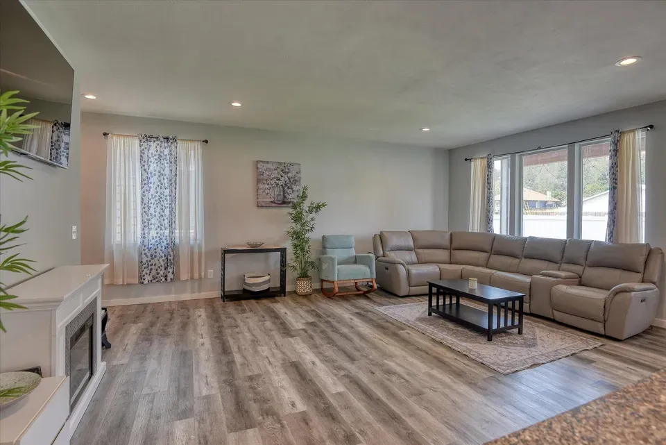 3 Bed 2 Bath Modern Contemporary Residence in Spokane, WA - 3