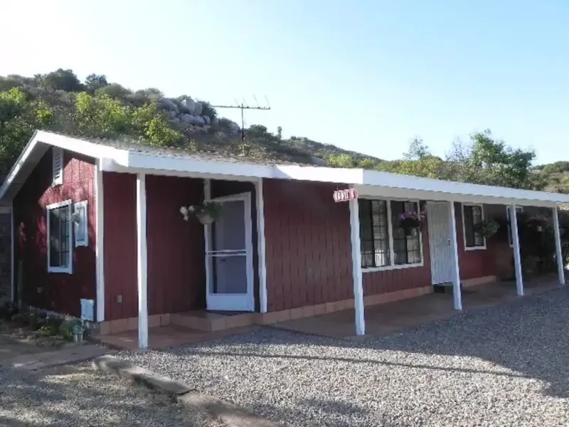 3 Bed 2 Bath Modern Contemporary Residence in Temecula, CA