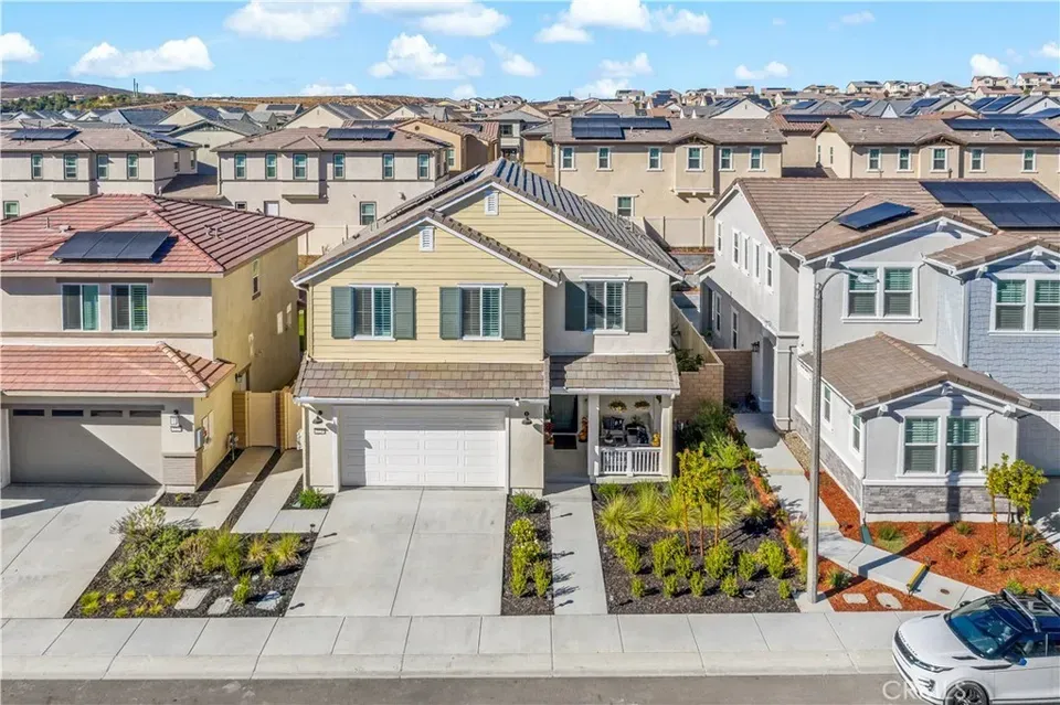 3 Bed 2 Bath Modern Contemporary Residence in Temecula, CA