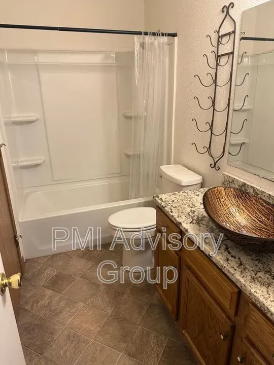 3 Bed 2 Bath Modern Contemporary Residence in Topeka, KS - 5