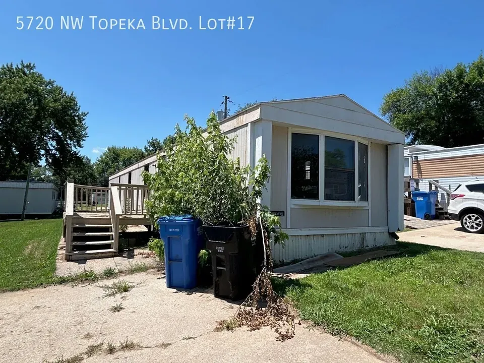 3 Bed 2 Bath Modern Contemporary Residence in Topeka, KS - 1
