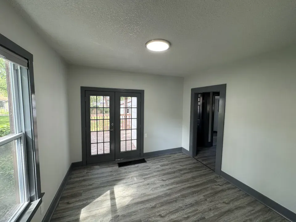 3 Bed 2 Bath Modern Contemporary Residence in Topeka, KS - 5