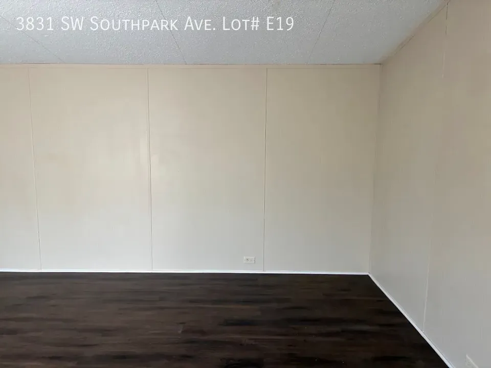 3 Bed 2 Bath Modern Contemporary Residence in Topeka, KS - 4