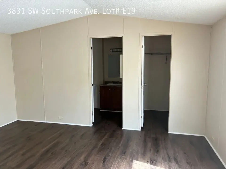3 Bed 2 Bath Modern Contemporary Residence in Topeka, KS - 5