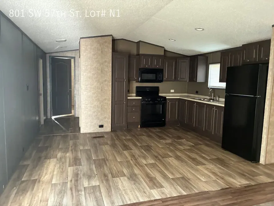 3 Bed 2 Bath Modern Contemporary Residence in Topeka, KS - 2