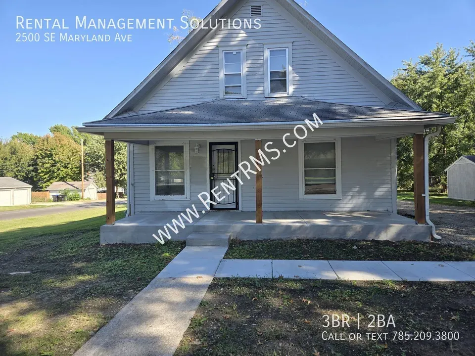 3 Bed 2 Bath Modern Contemporary Residence in Topeka, KS - 1