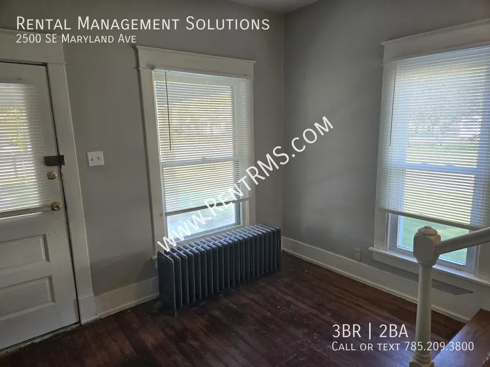 3 Bed 2 Bath Modern Contemporary Residence in Topeka, KS - 4