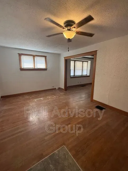 3 Bed 2 Bath Modern Contemporary Residence in Topeka, KS - 2