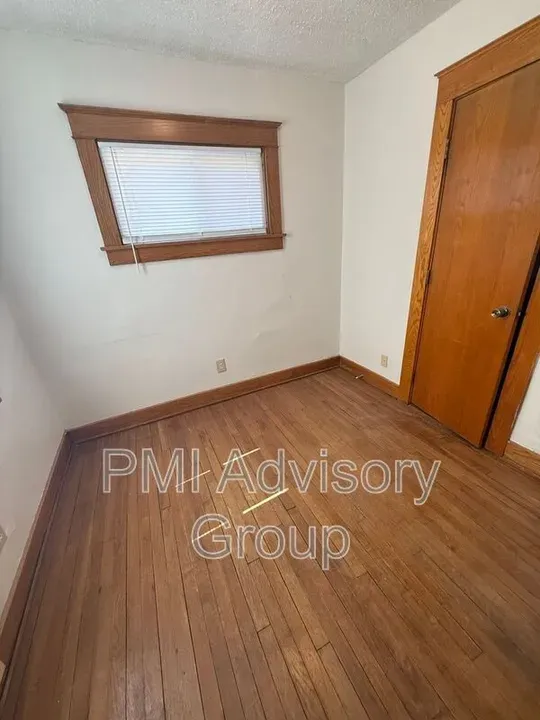 3 Bed 2 Bath Modern Contemporary Residence in Topeka, KS - 5