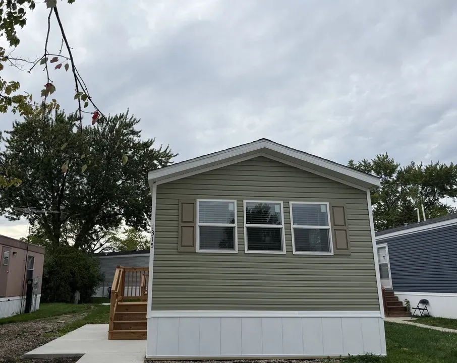 3 Bed 2 Bath Modern Contemporary Residence in Troy, MI