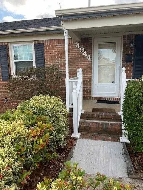 3 Bed 2 Bath Modern Contemporary Residence in Virginia Beach, VA - 4