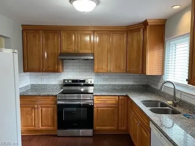 3 Bed 2 Bath Modern Contemporary Residence in Virginia Beach, VA - 5