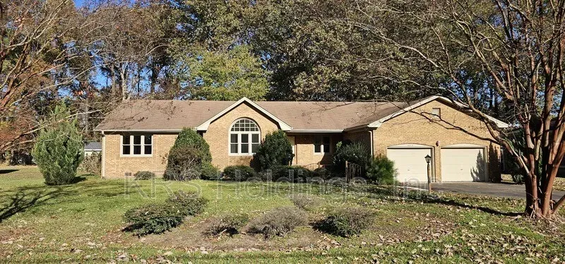 3 Bed 2 Bath Modern Contemporary Residence in Virginia Beach, VA