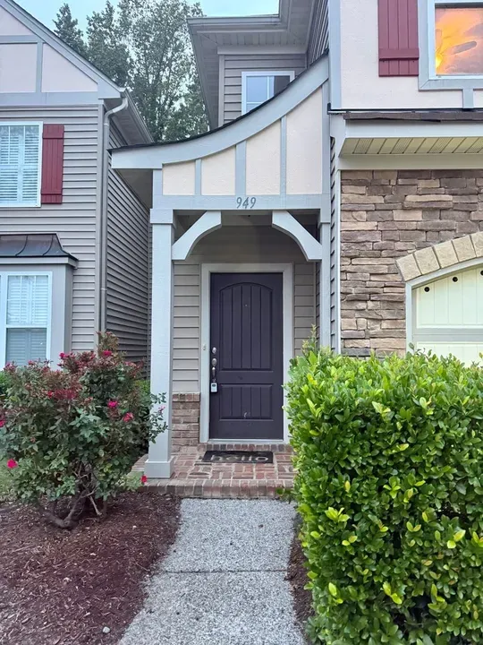 3 Bed 2 Bath Modern Contemporary Residence in Virginia Beach, VA - 2