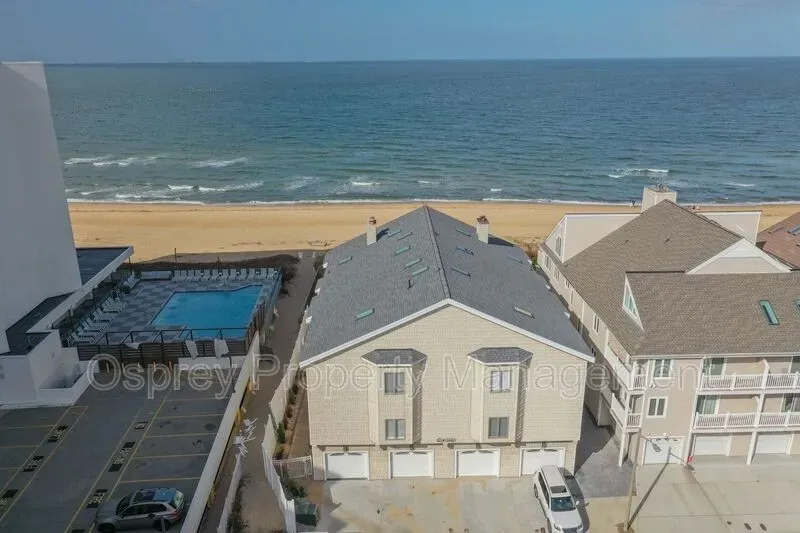 3 Bed 2 Bath Modern Contemporary Residence in Virginia Beach, VA - 2