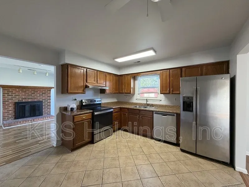 3 Bed 2 Bath Modern Contemporary Residence in Virginia Beach, VA - 4