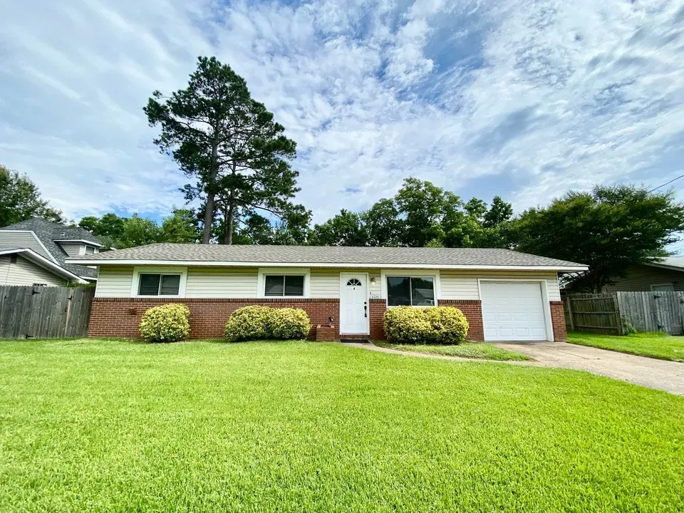 3 Bed 2 Bath Modern Contemporary Residence in Virginia Beach, VA