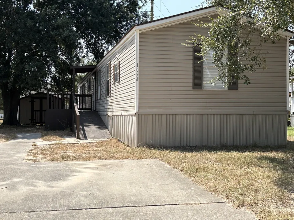 3 Bed 2 Bath Modern Farmhouse in Houston, TX