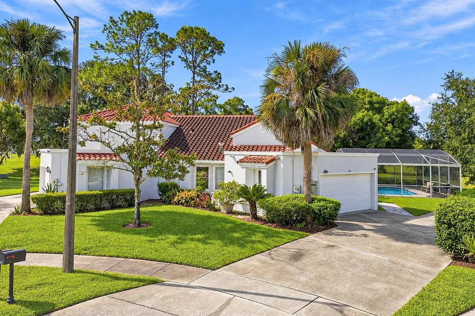 3 Bed 2 Bath Modern Farmhouse in Orlando, FL