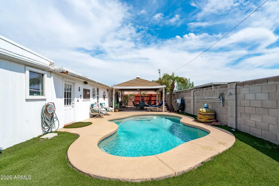 3 Bed 2 Bath Modern Farmhouse in Phoenix, AZ